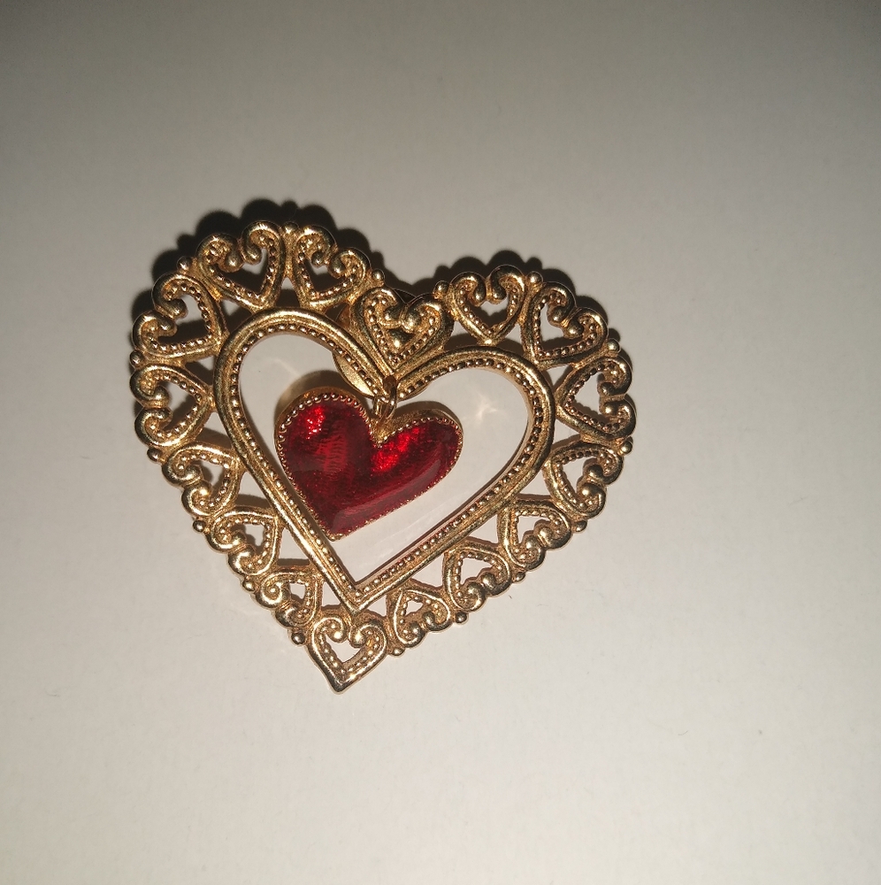 HEart pin dangle red enamel Gold tone filagree vintage Valentine's Day V…
